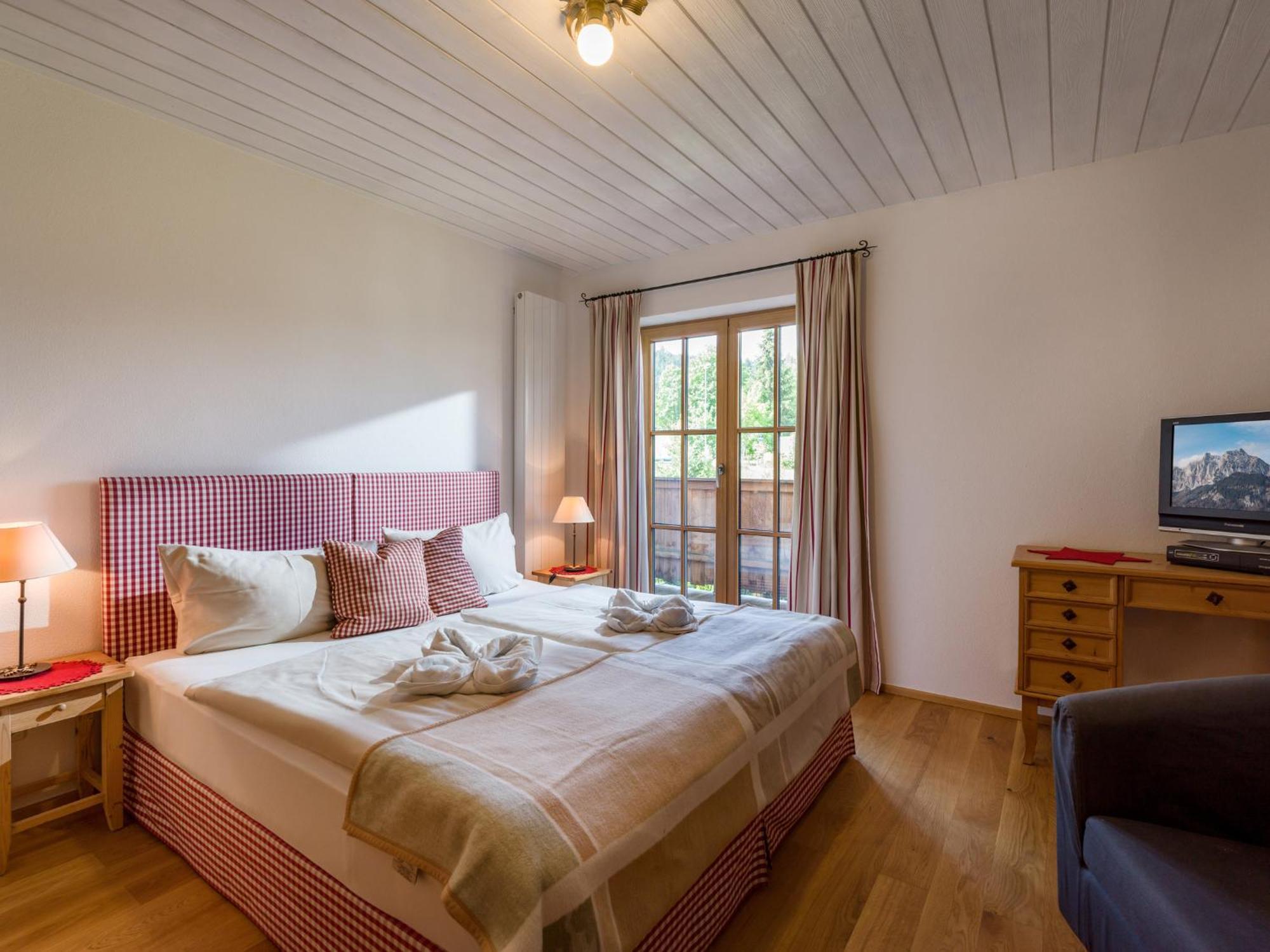 Landhaus Kitzhorn Appartement Hahnenkamm - By Nv-Appartements Kitzbühel Exterior foto