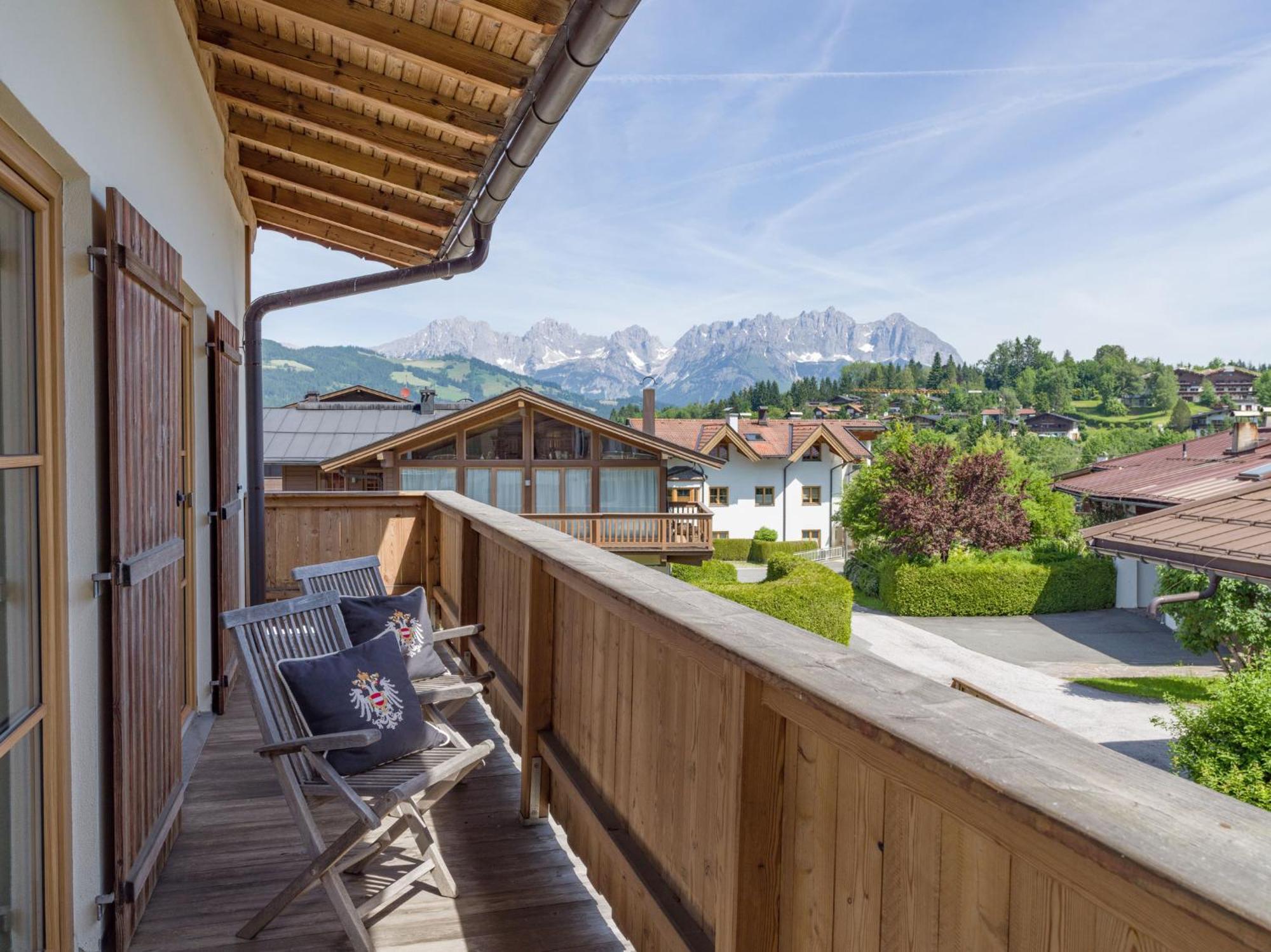 Landhaus Kitzhorn Appartement Hahnenkamm - By Nv-Appartements Kitzbühel Exterior foto
