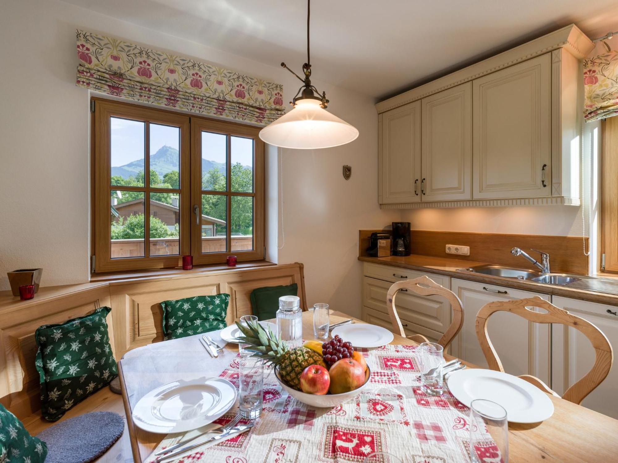 Landhaus Kitzhorn Appartement Hahnenkamm - By Nv-Appartements Kitzbühel Exterior foto