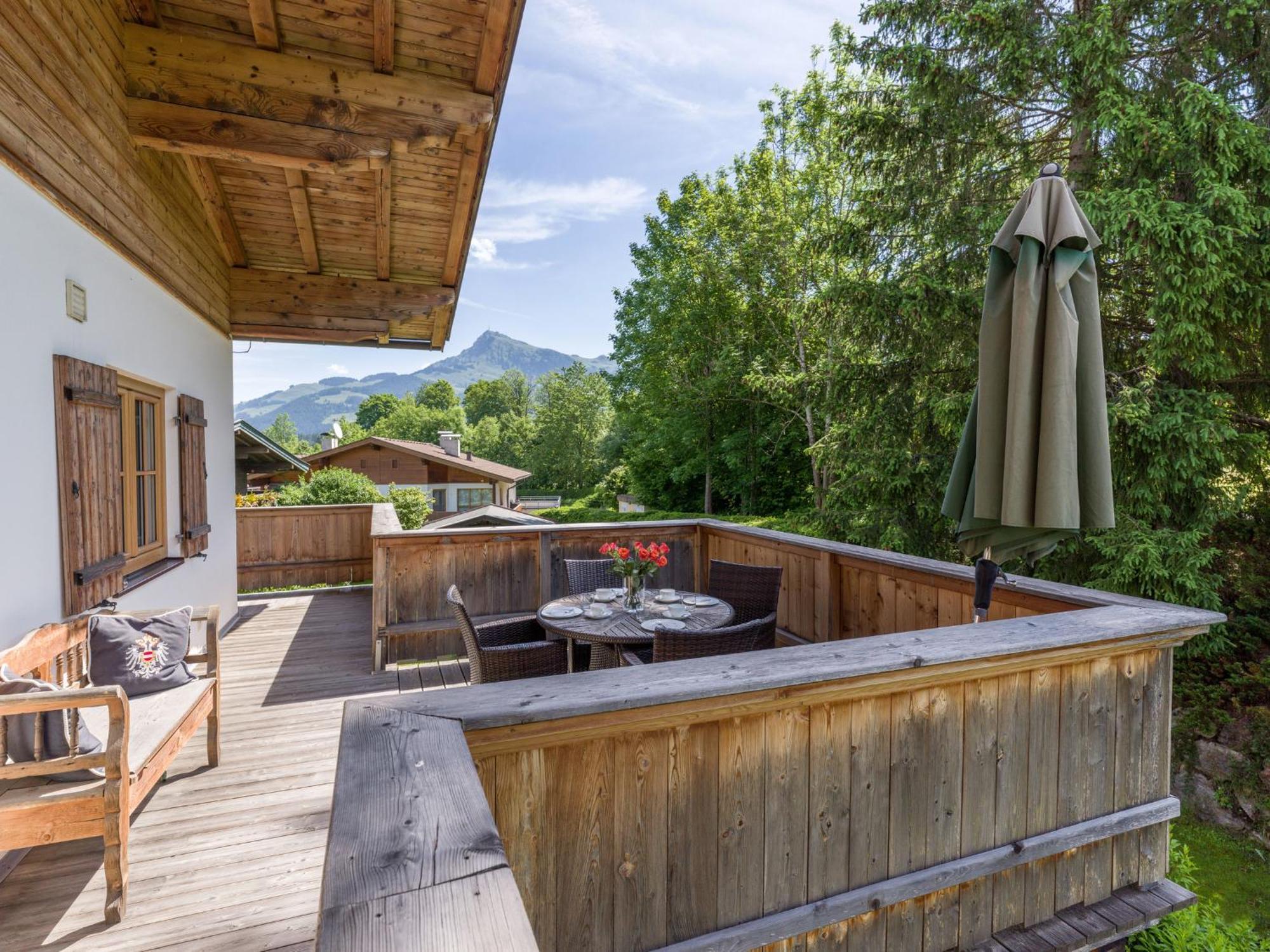 Landhaus Kitzhorn Appartement Hahnenkamm - By Nv-Appartements Kitzbühel Exterior foto