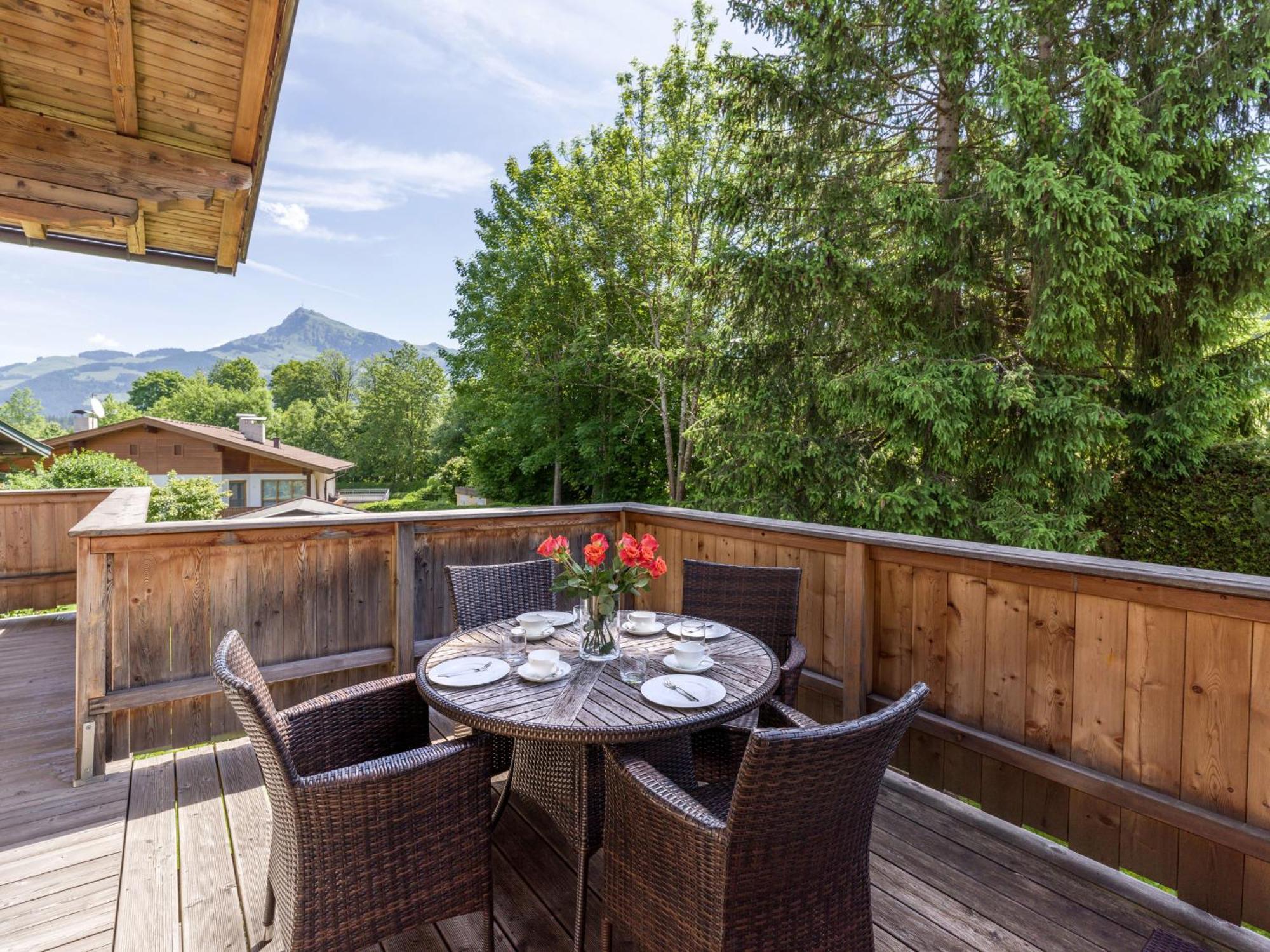 Landhaus Kitzhorn Appartement Hahnenkamm - By Nv-Appartements Kitzbühel Exterior foto